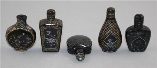 Five Chinese lacque burgaute snuff bottles, 1900-1950, Richards no.s 25, 174, 127, 236 and 449